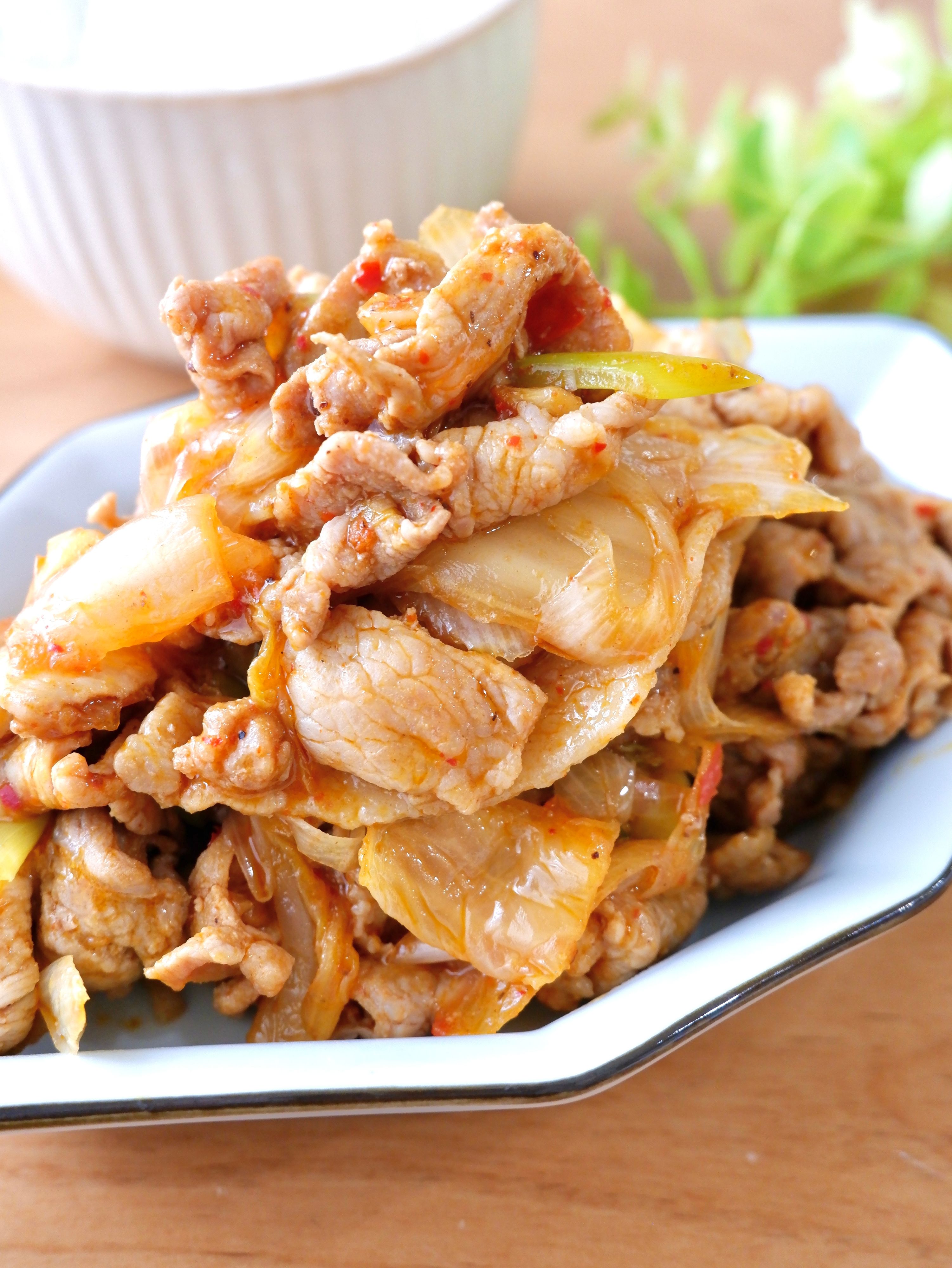 豚キムチ炒め〉味付け1つでご飯が進む！激うまメイン！ | レシピサイト