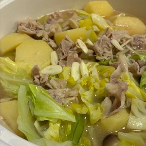 rieの作ってみた!投稿(＊豚バラとキャベツのじゃがバター旨味噌鍋＊)