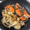 秋のごちそう『鮭とじゃがいもの照り焼き』の工程3