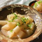 あと1品に。大根とイカの塩辛の煮もの