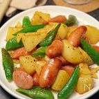 【ウインナーとポテト、豆野菜のガーリックソテー】お酒に合う♪