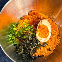 ツナ缶で作るやみつきビビンそうめん