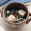 5分で完成♪ピリ辛わかめ×豆腐×もやしのスープの工程3