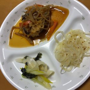 さっちゃんの作ってみた!投稿(お惣菜屋さん風。ごはんが進む♪白身魚の南蛮漬け)