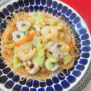 amiの作ってみた!投稿(冷蔵庫のあまりもの消費におすすめ！『具沢山皿うどん』)