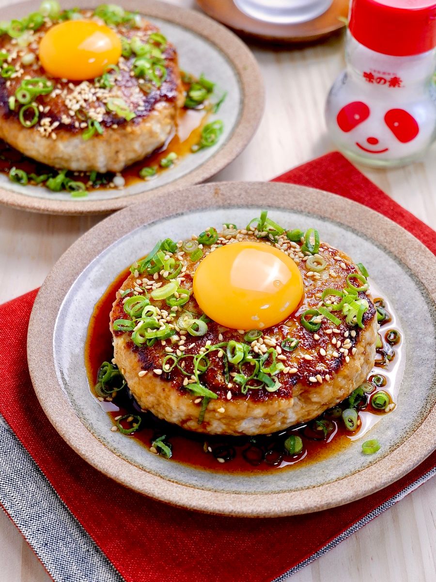 つくねページ 特製甘辛うまだれのBIG豚つくねバーグ〜卵黄のせ〜』 | レシピサイトNadia