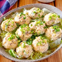 【白菜と鶏だんごのスープ煮】レンジで1発！旨みたっぷり♡