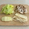 加熱はレンジで♩鮭と野菜の塩バター包み蒸しの工程2