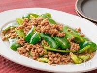 【10分でビシッと決まる】ひき肉とピーマンのオイスター炒め