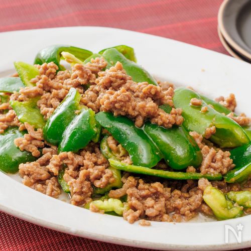 【10分でビシッと決まる】ひき肉とピーマンのオイスター炒め