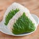 手軽に栄養補給！納豆大葉おにぎり