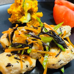 あなぼんごはんの作ってみた!投稿(【しそひじきあんかけ豆腐バーグ】ふわふわ柔らか♡栄養満点)