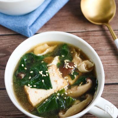 【しいたけの旨味♪】厚揚げとほうれん草のおかずスープ