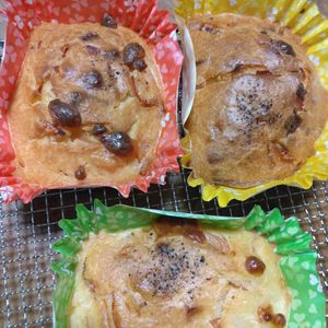 ももの作ってみた!投稿(混ぜて焼くだけふわふわ♡おからと米粉のベーコンチーズマフィン)