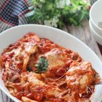 簡単お手軽♡鶏むね肉と舞茸のガーリックトマトバジルチーズ煮