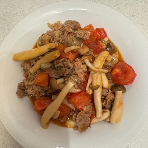 316259の作ってみた!投稿(ご飯に合う洋風炒め♡『牛肉としめじの洋風トマト炒め』)