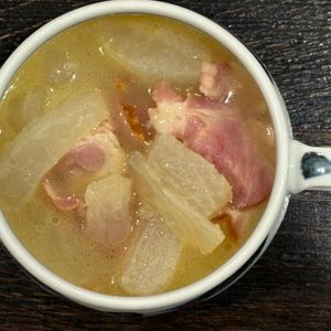 とーるじーじの作ってみた!投稿(煮るだけ♪とろとろ甘〜い♪『大根とベーコンのだしバター煮』)