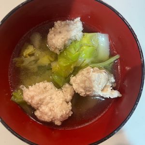 ミキティの作ってみた!投稿(ほっこりおかずスープ♪キャベツと鶏つくねの中華スープ)