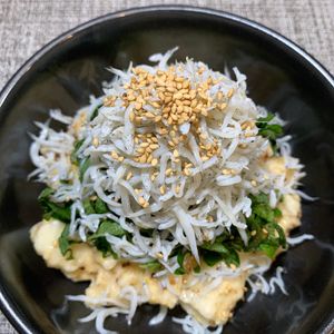楽ラク手抜キッチン🐶🐾の作ってみた!投稿(【叩き長芋としらすの粒マスごま味噌和え】ポリ袋で簡単ウマウマ)