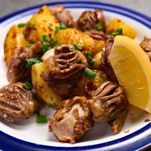 コリコリ食感がたまらない!砂肝とじゃがいものクミン炒め