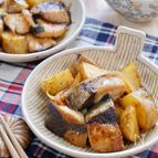 ご飯が進む！『ぶりとじゃがいもの甘辛にんにく醤油炒め』