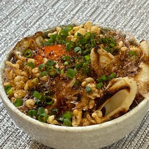 楽ラク手抜キッチン🐶🐾の作ってみた!投稿(100円節約満足ごはん！揚げ玉たっぷり目玉焼き丼)