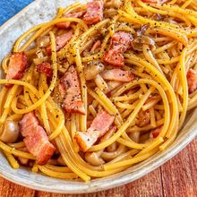 別茹で不要◎ワンパン【ベーコンとしめじのにんにく醤油パスタ】
