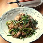 せりと鶏肉の蒸し炒め