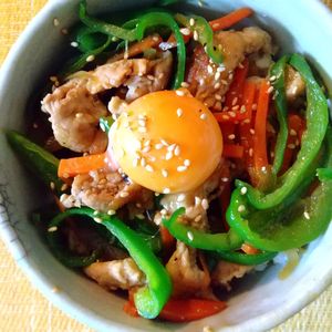 チョロリスの作ってみた!投稿(ガッツリ‼︎男子も喜ぶ♡韓国風豚こま丼♡)