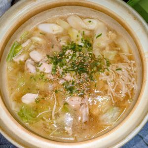 joe sanの作ってみた!投稿(きゃべつと鶏肉だけが美味しい♪コク旨スープ鍋)