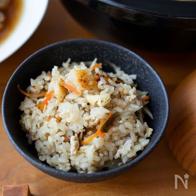 『鶏ごぼうの炊き込みご飯』ひき肉で手軽に◎冷めても美味♬