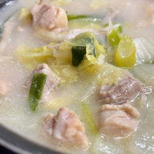 えみりんの作ってみた!投稿(【鶏もも肉で天才的に旨い！参鶏湯風スープ】旨みが凝縮！！)