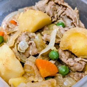 まゆのの作ってみた!投稿(和食の王道！基本の肉じゃが♩昔ながらのシンプルで優しいお味)