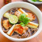 【めんつゆ】で簡単！「年越しそばの人気レシピ3選」甘辛お肉、鶏南蛮、天ぷら…間違いのない味｜編集部おすすめレシピ