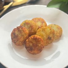 外カリッ、中ほくもち！【塩麹たらこじゃがの米粉焼き】