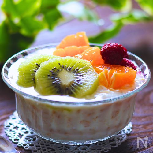 朝食に♪5分で出来る♪オートミールフルーツヨーグルト
