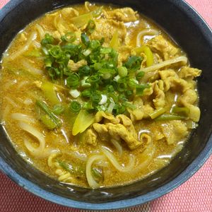ゆっこの作ってみた!投稿(5分で完成♡お蕎麦屋さんみたいなカレーうどん)