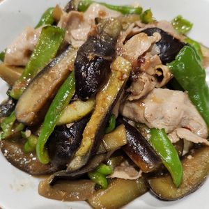 1429781の作ってみた!投稿(行列の定食屋さんの🍚豚バラなすピーマンの生姜おかか炒め🤩)
