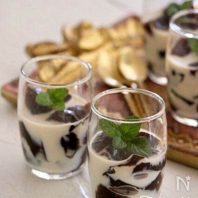 わらび餅粉 de ふるふる&もちもちコーヒーゼリー練乳ソース