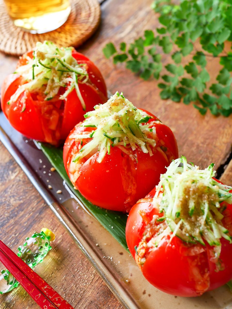 魅力的な 冷蔵 丸ごとトマトのキムチ 1個 トマトを丸ごとキムチにしました 冷やしてもそのままでお召し上がりいただけます サラダやスープにもおすすめ Sarozambia Com