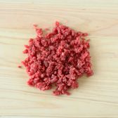 牛肉を細かくする