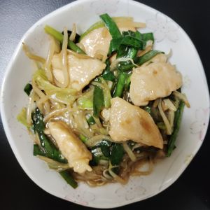 みぃやの作ってみた!投稿(【鶏肉ニラもやしの とろみ中華炒め】鶏むねと野菜の簡単おかず)