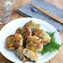 お弁当やおつまみに☆海老ニラしんじょうのバター醤油