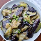 『なすの柚子胡椒味噌炒め』なすだけでご飯が進む！