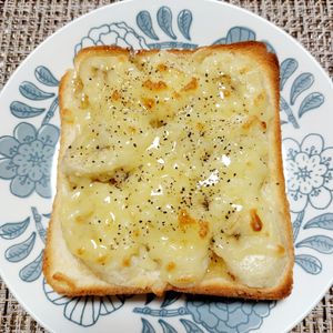 よっこの作ってみた!投稿(はちみつチーズおつまみバナナトースト)