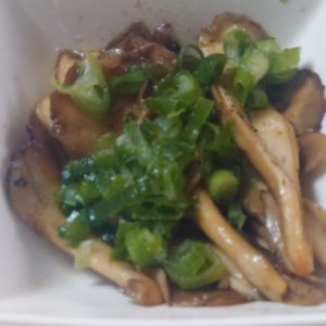 オレンジの作ってみた!投稿(1番美味しい舞茸のソテー)