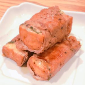 ミルクの作ってみた!投稿(コスパ最強♩厚揚げの梅ポンチーズ肉巻き)
