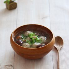 生姜鶏団子とカブのみそれスープ