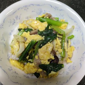 さこ　マロ美の作ってみた!投稿(ワンパンでつくる！⟡【豚肉と小松菜のとろたま中華丼】)