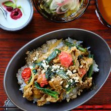 ちゃっかりお野菜☆カラフル洋風カレー牛丼！